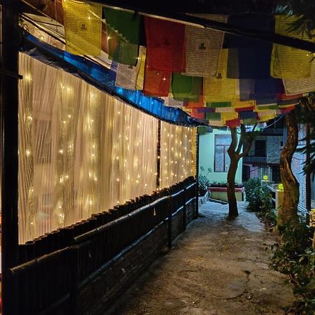 Moustache Mcleodganj Vandrarhem McLeod Ganj Exteriör bild