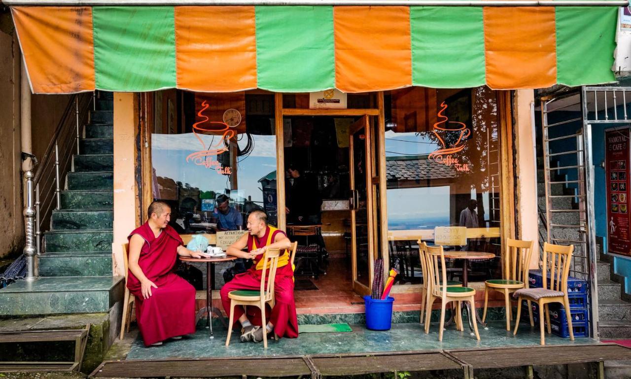 Moustache Mcleodganj Vandrarhem McLeod Ganj Exteriör bild