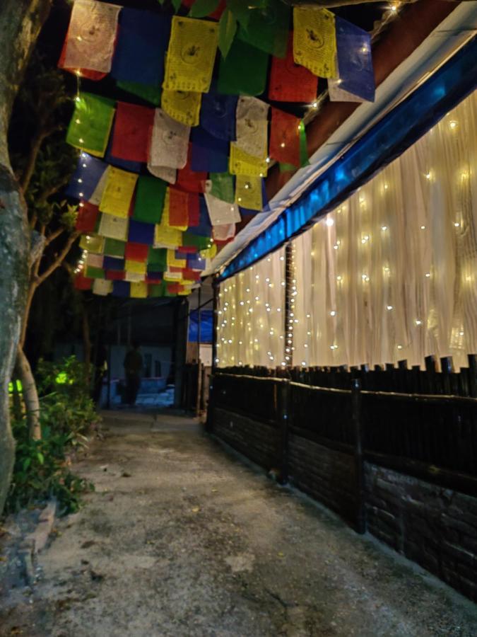Moustache Mcleodganj Vandrarhem McLeod Ganj Exteriör bild